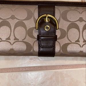Beautiful preloved Coach wallet